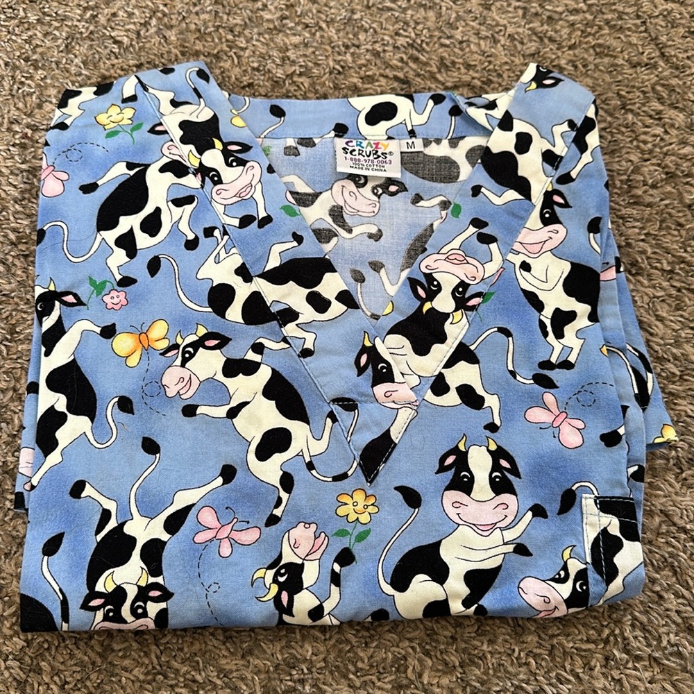 Crazy scrubs size M cow pattern scrub top